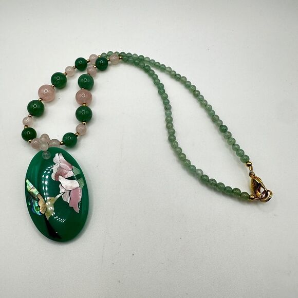 ~17.75" Signed Lee Sands, Jade and Rose quartz with MoP hummingbird necklace! - Picture 13 of 15